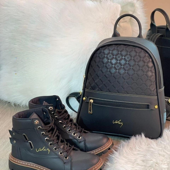 Combo Exclusivo Vélez: Elegancia y Estilo en un Solo Paquete con Bolsa y Botas