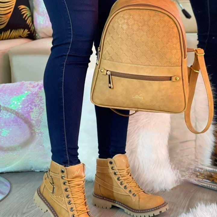 Combo Exclusivo Vélez: Elegancia y Estilo en un Solo Paquete con Bolsa y Botas